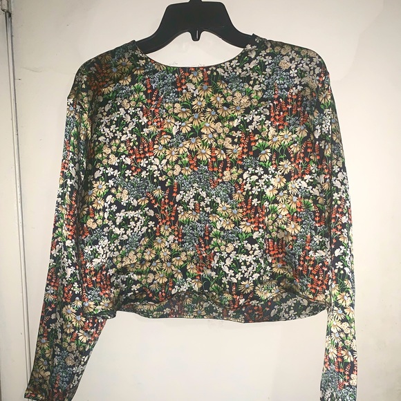 H&M Tops - H&M Crop Top